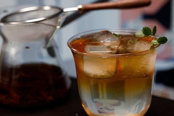 Golden Mist Brew: A Smoky & Tropical Tea Fusion - Toss&Brew